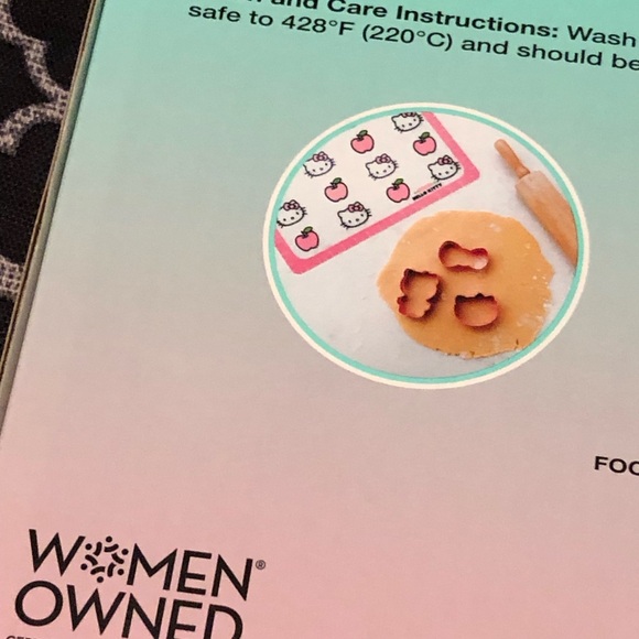 Handstand Kitchen Hello Kitty Cookie Baking Set W/ Cutters Non-Stick Mat 13 pc. - Picture 6 of 8